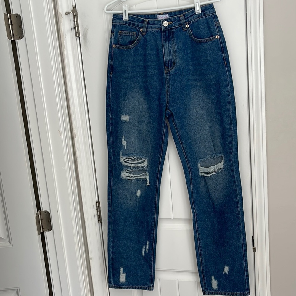 Distressed Straight Leg Jean